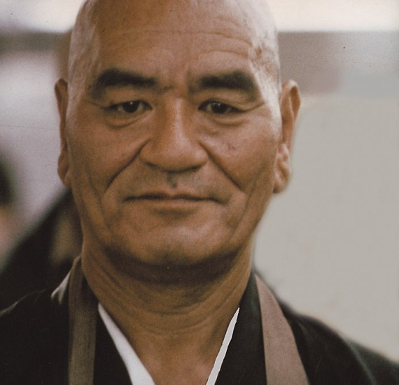 Le révérend Taisen Deshimaru (Yasuo de son prénom civil) est né en 1914 près de la ville de Saga, dans l’île de Kyushu.